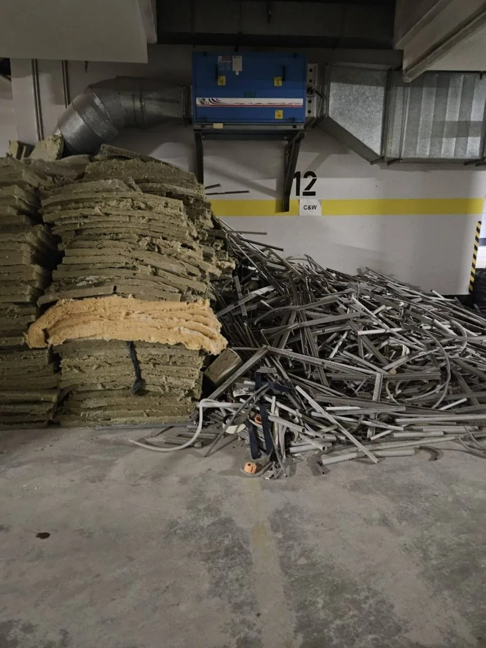 Posegregowane materiały po demontażu